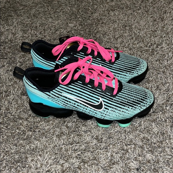 Nike Air Vapormax Flyknit 3 South Beach Big Kid Sneakers - Picture 4 of 11